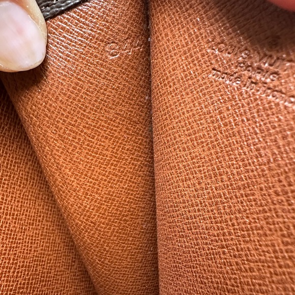 Louis Vuitton Clutch - Picture 4 of 7